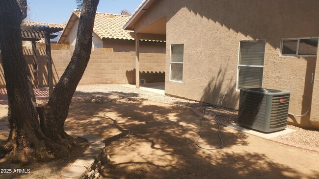 Building Photo - 15974 N 90th Ave