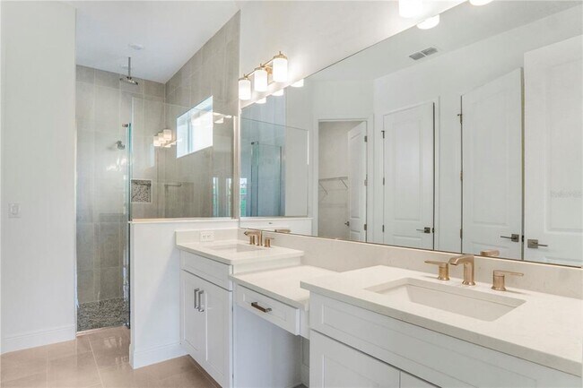 Building Photo - 16120 Volterra Point