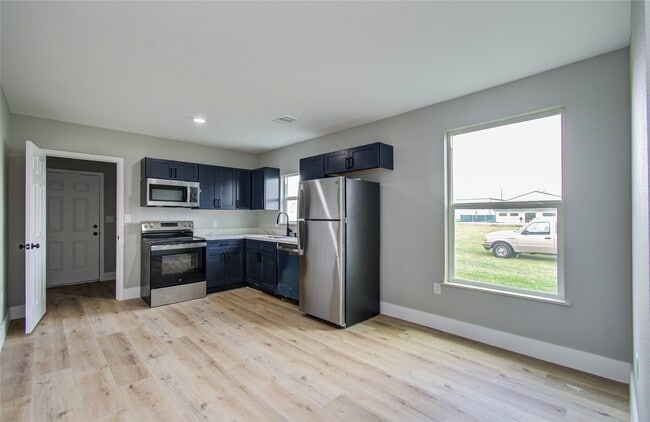 Building Photo - 114 S Iowa St