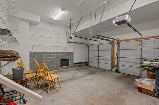 Building Photo - 232 Suri Dr