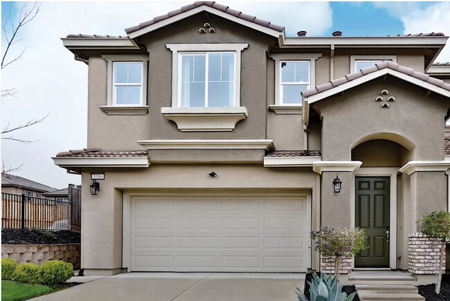Building Photo - 3141 Cortina Dr