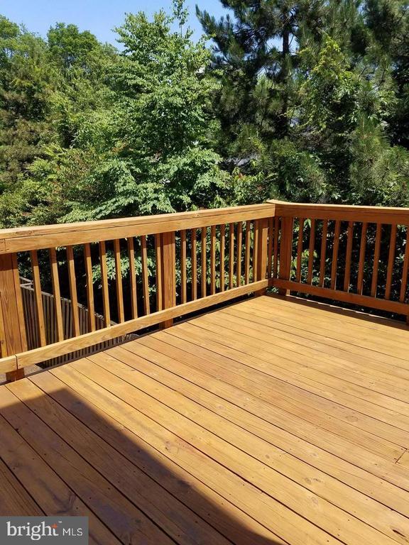 Building Photo - 5985 Meadow Brook Dr
