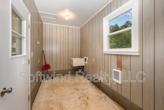 Building Photo - 8095 New St