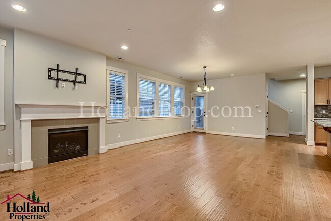 Building Photo - Gorgeous 4-Bedroom Home Near Nike & Intel ...