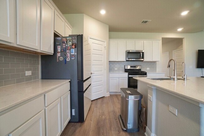 Building Photo - 16716 Casa Anna Dr.