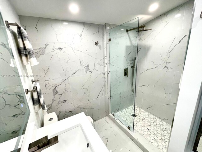 Building Photo - 2424 Tortugas Ln