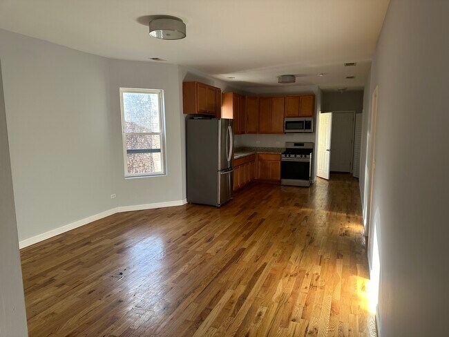 Building Photo - 720 N Homan Ave