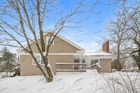 Building Photo - 6628 E Pleasant Valley Rd