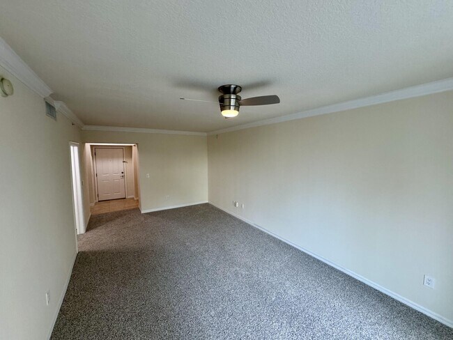 Building Photo - 600 S Dixie Hwy