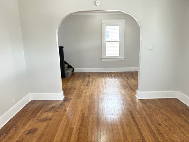 Building Photo - Spacious 2-Bed, 1.5-Bath Home in Indianapolis! Dual walk-in closets in both bedrooms!