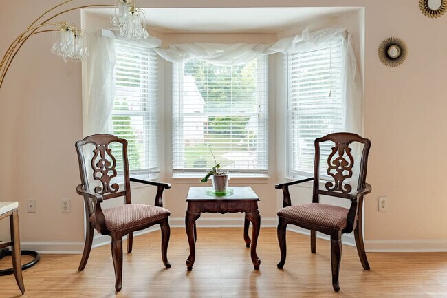 Building Photo - 305 Humble Rd