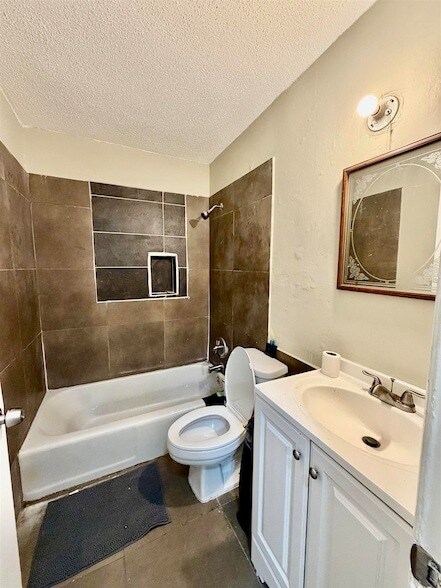 Building Photo - 1448 Menager Rd