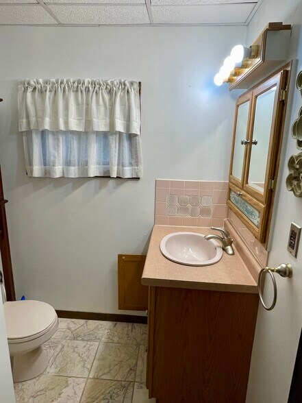 Building Photo - 19 Pitman St