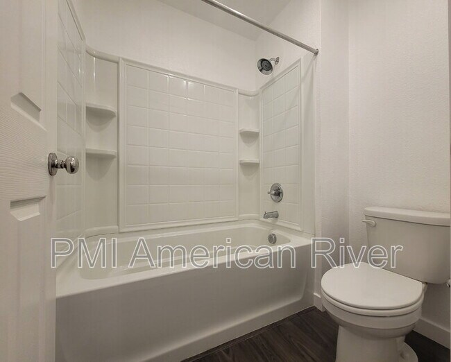 Building Photo - 3007 Mesmerizing Walk