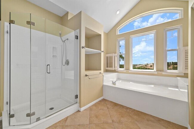 Building Photo - 14425 Evergreen Cove