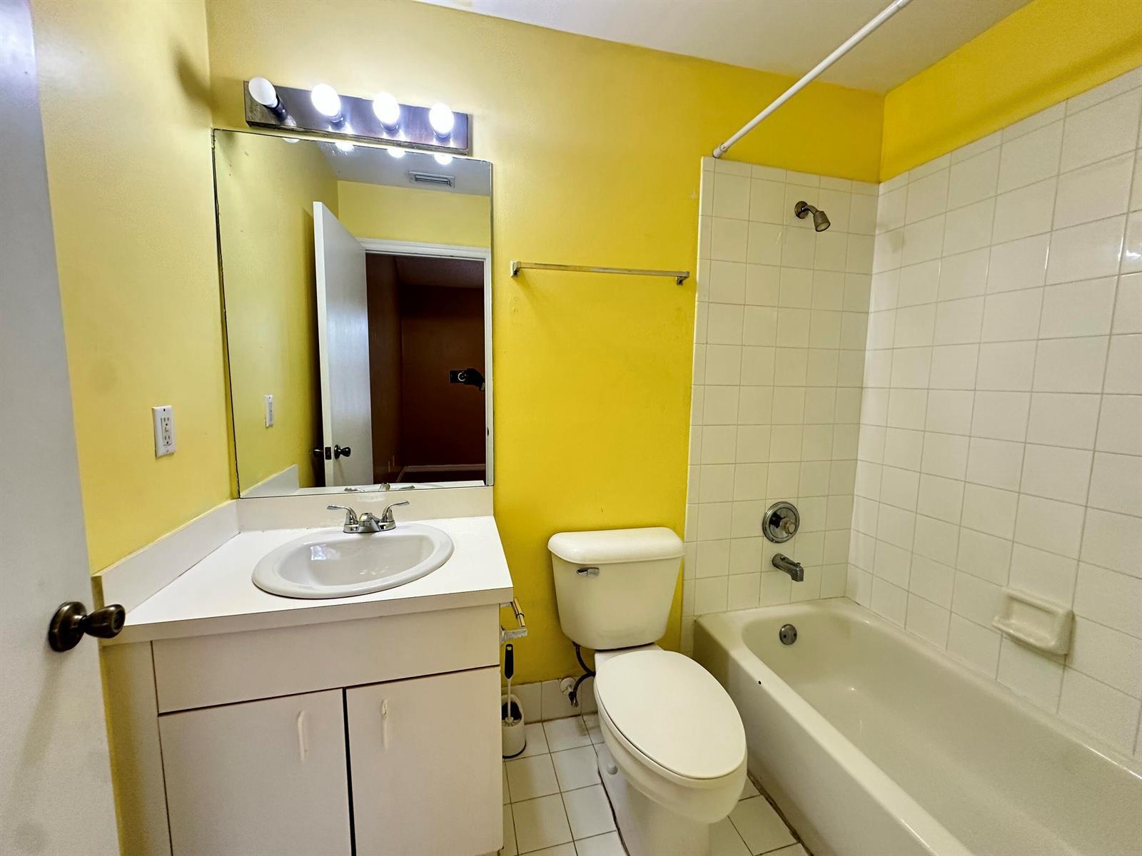 Building Photo - 420 SW 122nd Ave