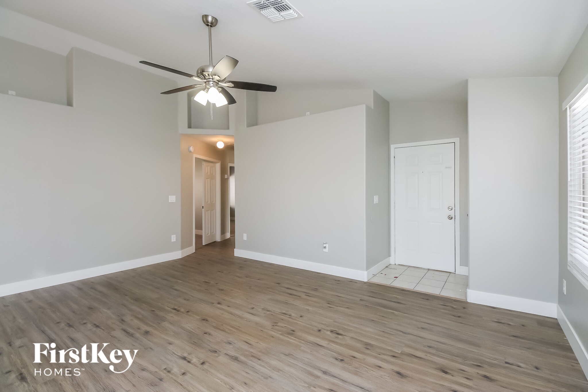 Building Photo - 812 E Morelos St