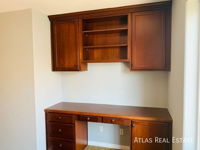 Building Photo - 6882 Majestic Palm Dr