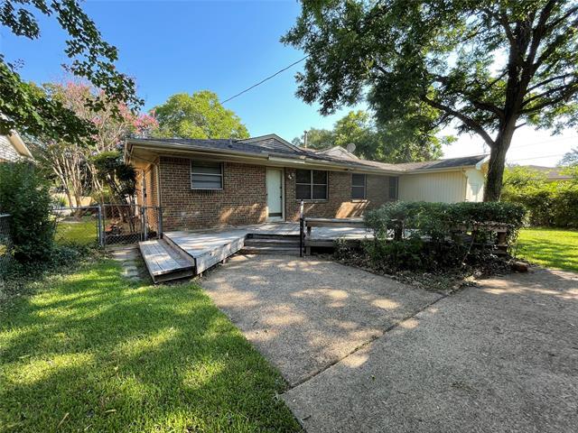 Building Photo - 1303 Northlake Dr