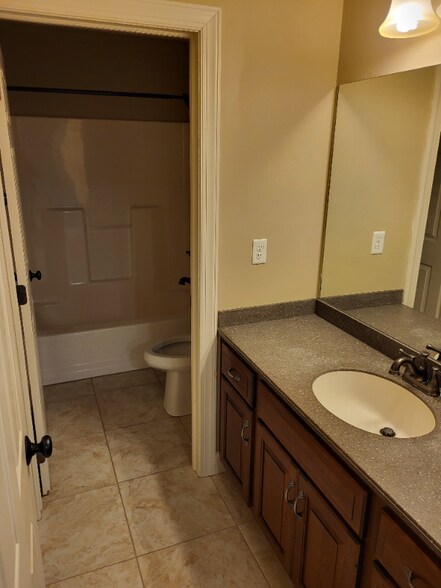 Building Photo - 113 Legacy Dr