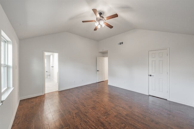 Building Photo - 617 Dover Ct