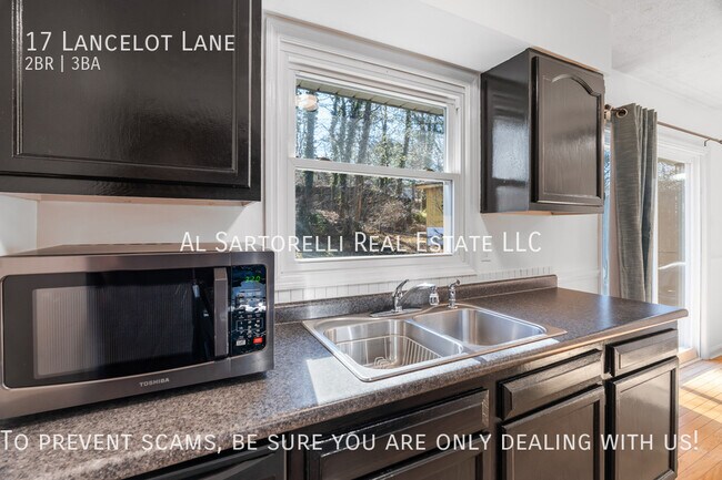 Building Photo - 17 Lancelot Ln