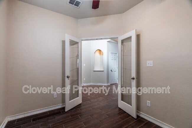Building Photo - 213 Tumbleweed Run