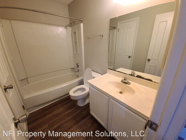 Building Photo - 2 br, 1.5 bath House - 1329 Foxborough Dr