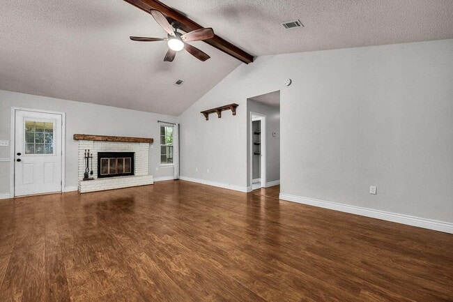 Building Photo - 202 Brittany Ln