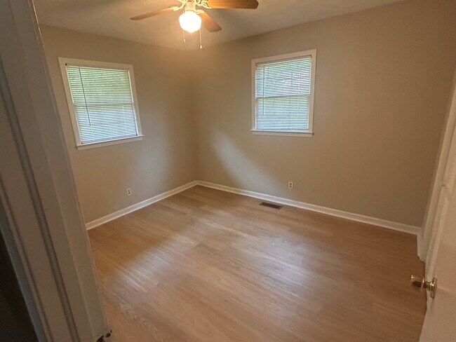 Building Photo - 3487 Wax Rd SE