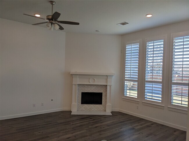 Building Photo - 2206 Hays Ranch Dr