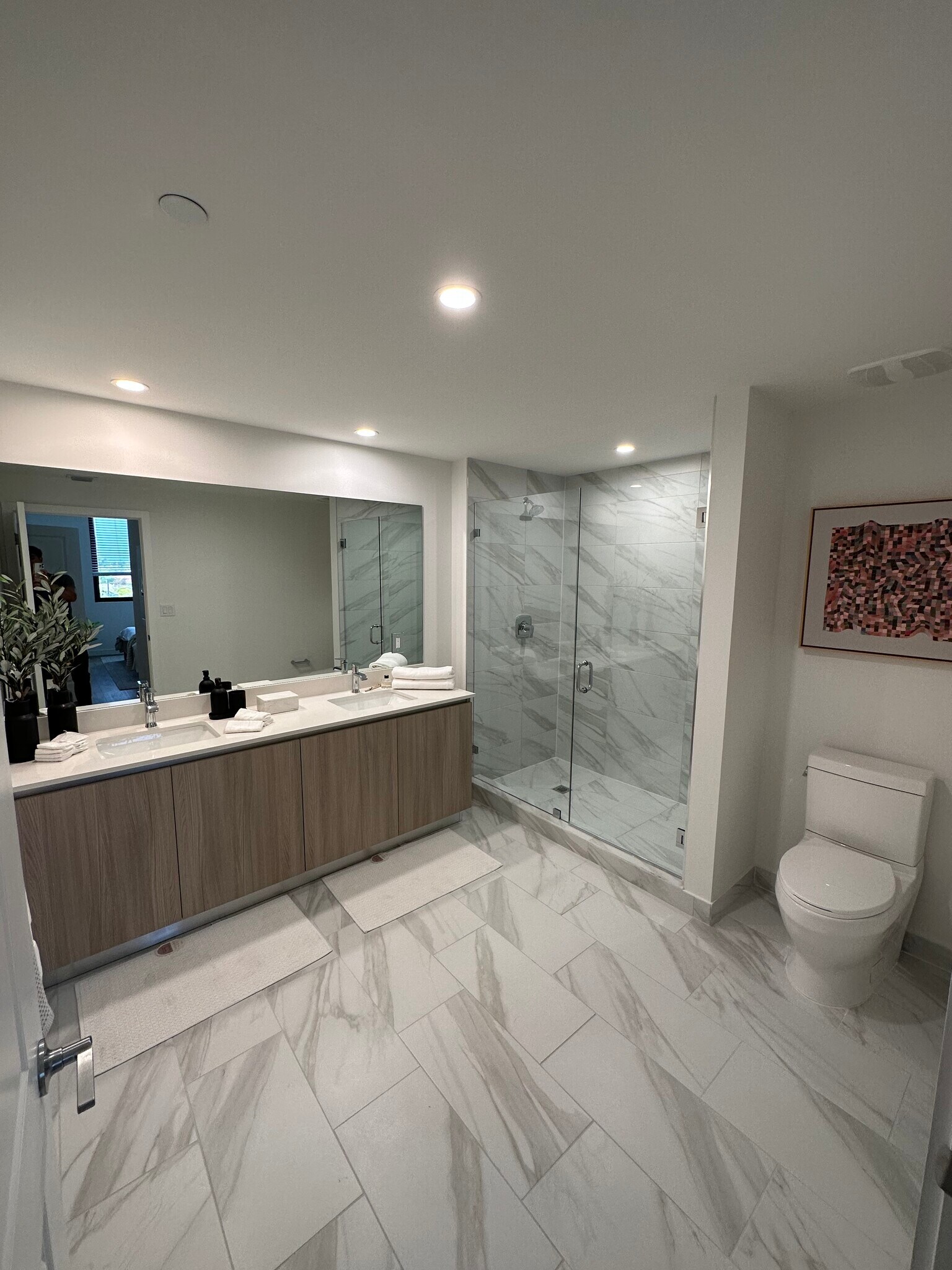 Building Photo - 405 W 69th Pl