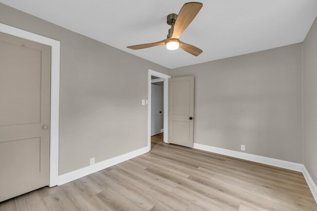 Building Photo - 255 Dixie Dr
