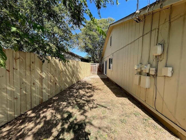 Building Photo - 7603 Woodstone Cove