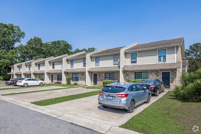 Building View - Collins Park