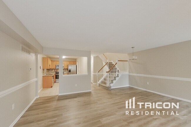 Building Photo - 96 Forrest Ct
