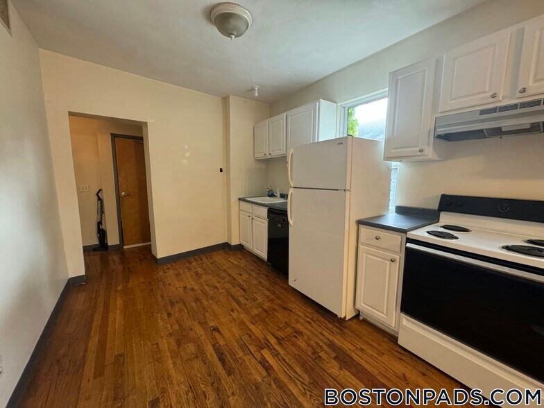 Building Photo - 840 Huntington Ave