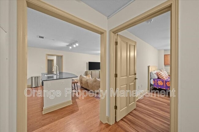 Building Photo - 1613 Muscovy Wy