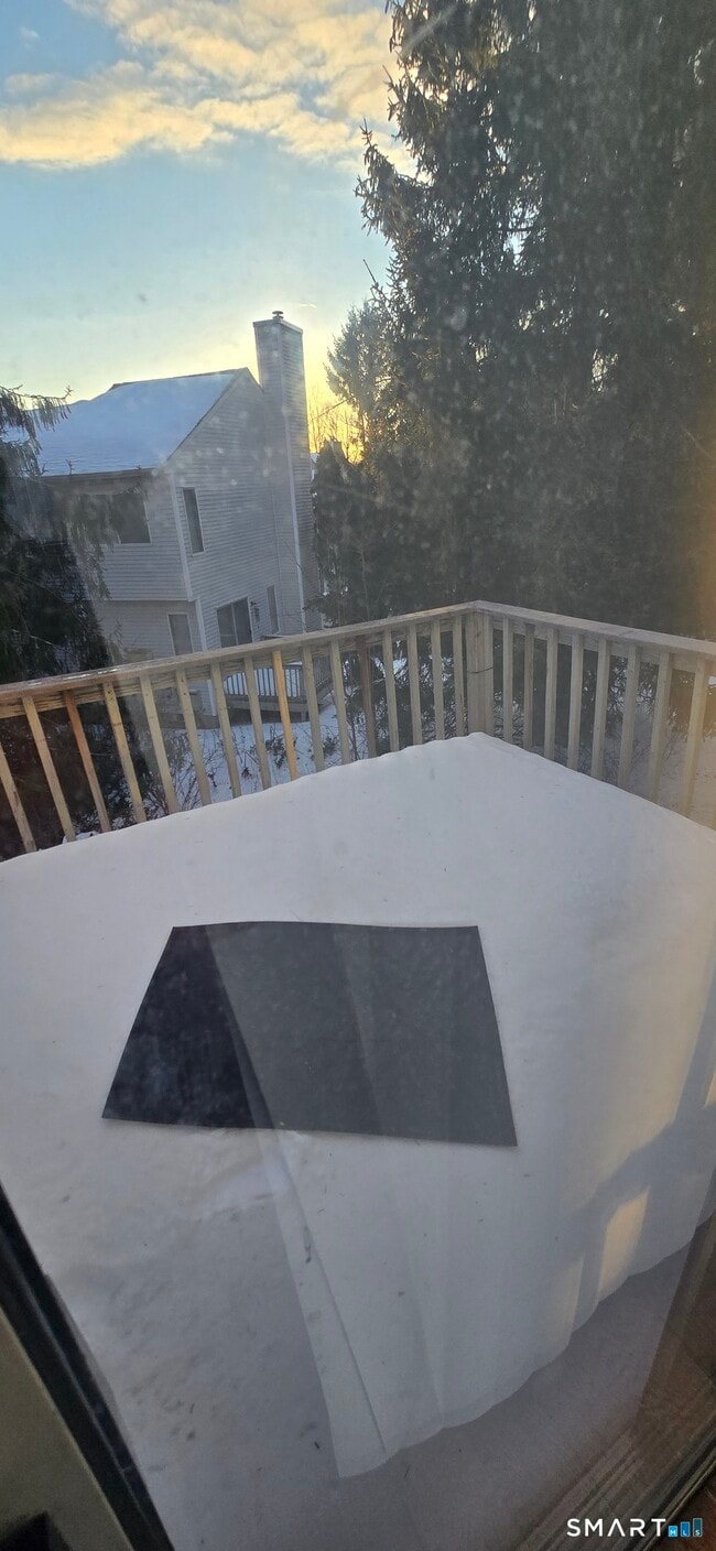 Building Photo - 925 Oronoke Rd