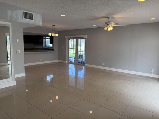 Building Photo - 11601 NW 28th St
