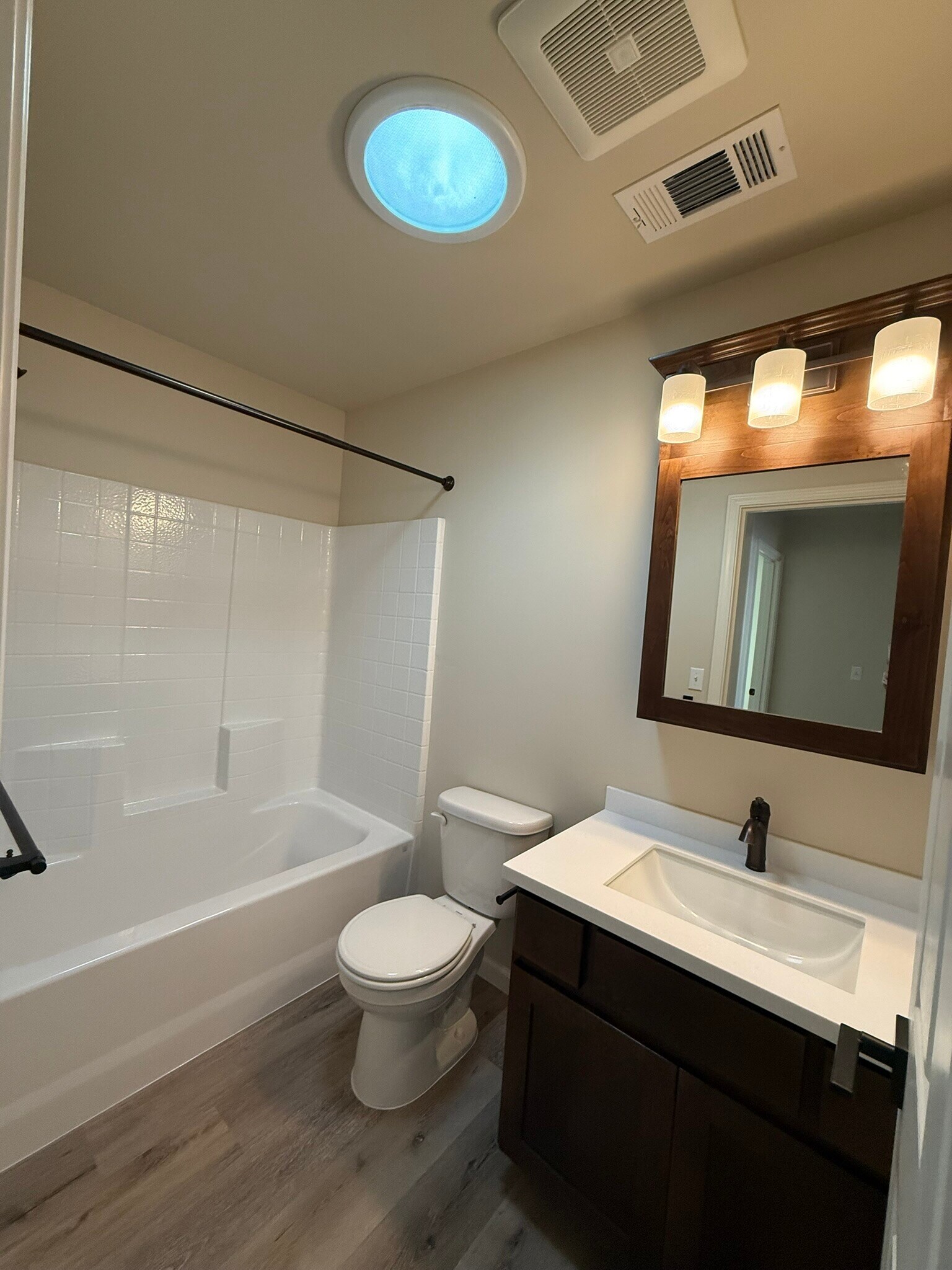 Building Photo - 1660 Ascent Pl