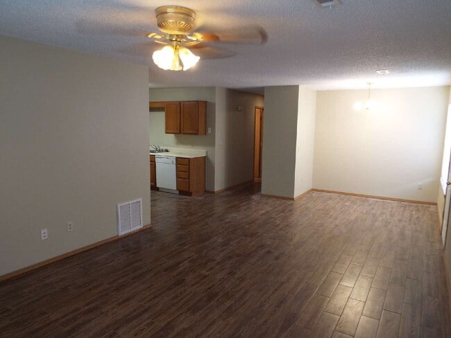 Building Photo - 1510 N Bernice Dr