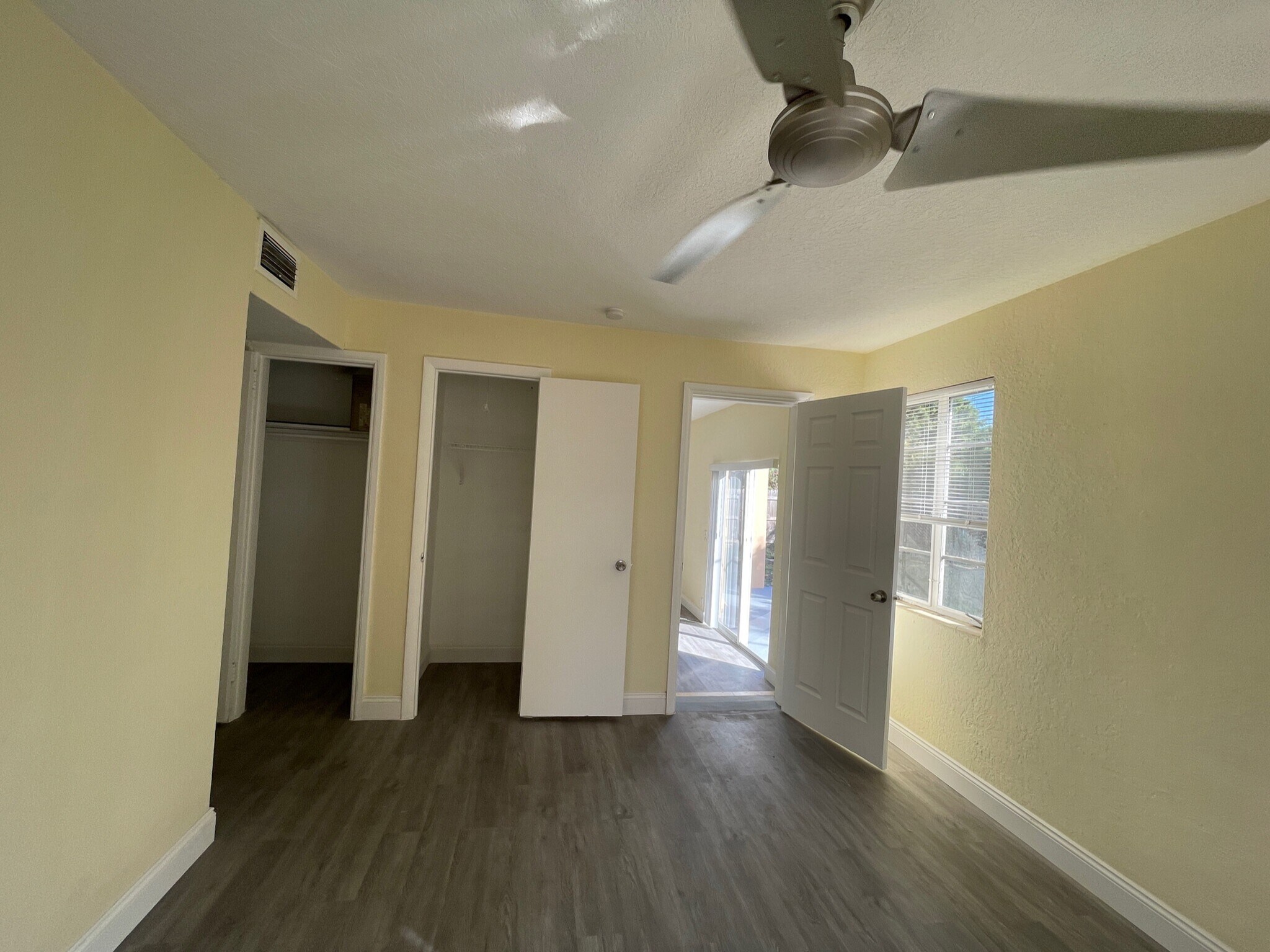 Building Photo - 3902 Westview Ave