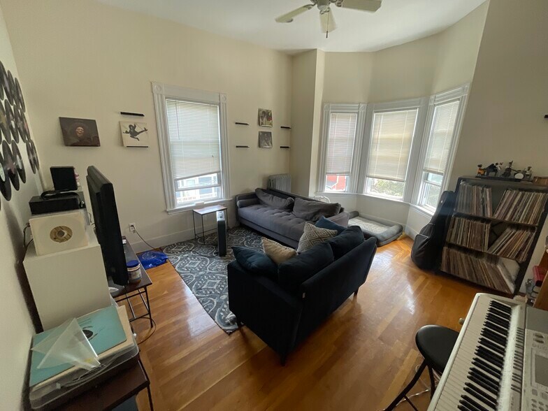 Primary Photo - 1 Durham St