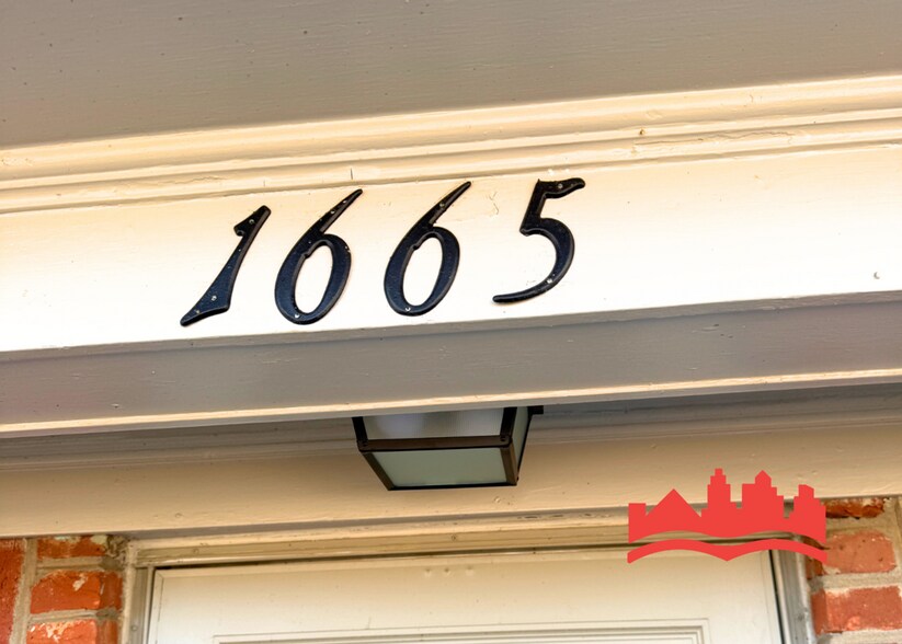 Building Photo - Welcome to this charming 3-bedroom, 1-bathroom home located in the vibrant city of Memphis, TN