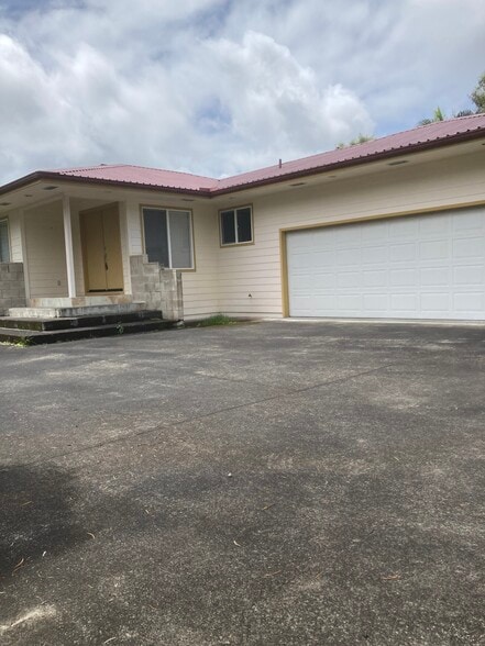 Building Photo - 955 Kukuau St