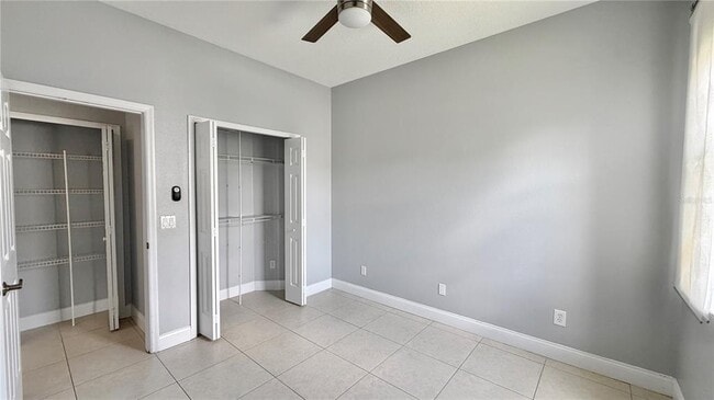 Building Photo - 4860 Chalfont Dr