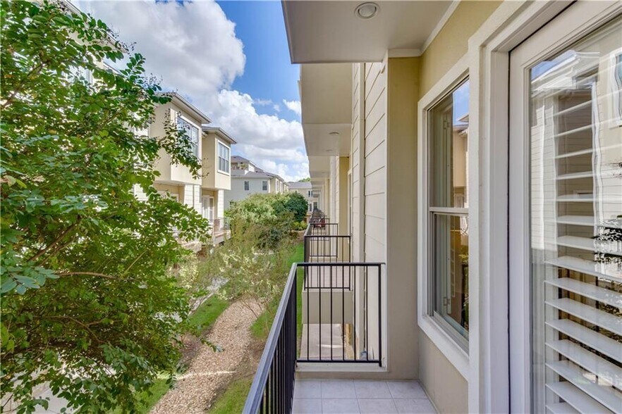 Building Photo - 1115 Kinney Ave