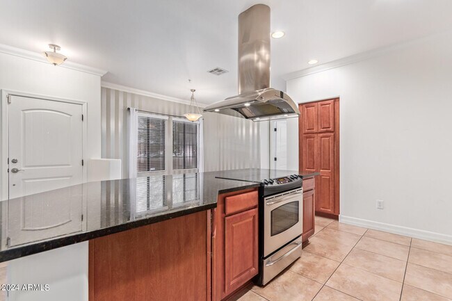 Building Photo - 10757 N 74th St