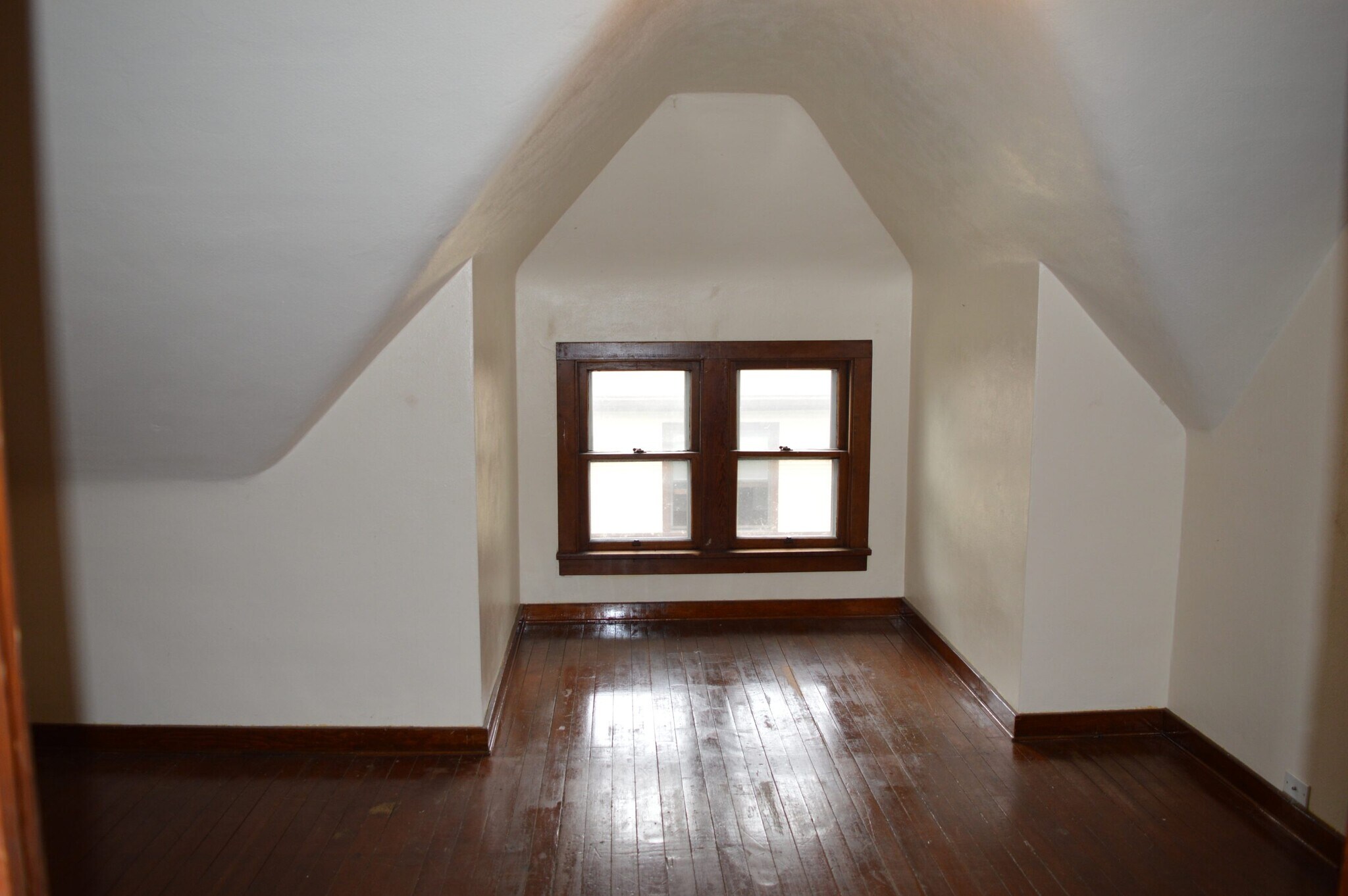 Building Photo - 16 N Broom St